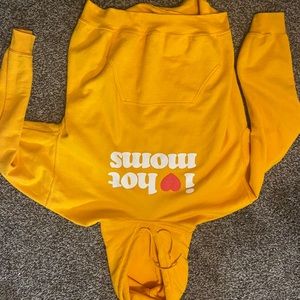 I heart hot moms sweatshirt